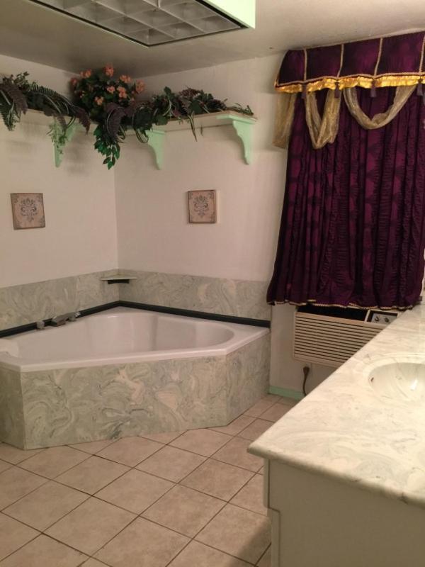 Ranch House Inn & Suites Temple Room photo